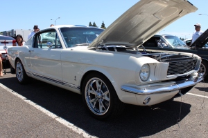 Salvador G's V-2 T Supercharged '66 Mustang